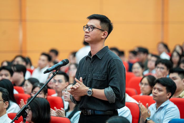  Bác sĩ Phạm Quang Minh chọn chuyên ngành Răng Hàm Mặt. 