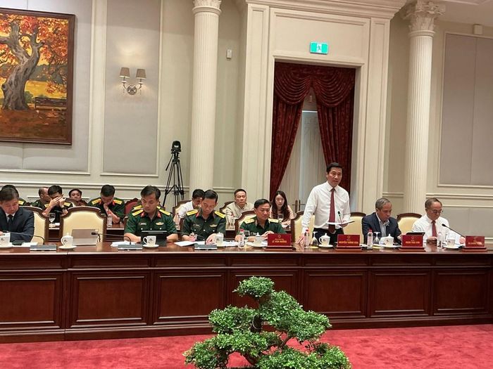 Thứ trưởng Bộ Xây dựng Nguyễn Tường Văn giới thiệu Luật sửa đổi, bổ sung một số điều của Luật Kiến trúc
