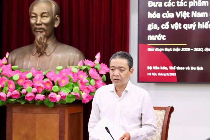 Thứ trưởng Bộ VHTTDL Hoàng Đạo Cương phát biểu tại cuộc họp