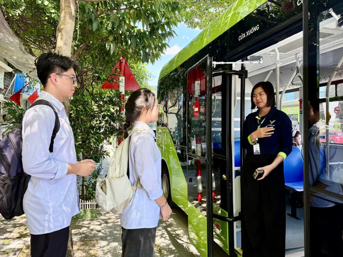 Quảng Ninh triển khai chương trình xe buýt điện đưa đón học sinh tại các phường Hạ Long, Hồng Gai và Hà Tu năm học 2026 - 2027. Ảnh: Sở VHTTDL TP. Quảng Ninh