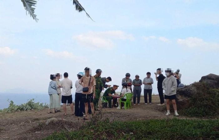 Thời gian qua, các lực lượng chức năng tuần tra, xử lý một số trường hợp vi phạm trên bán đảo Sơn Trà