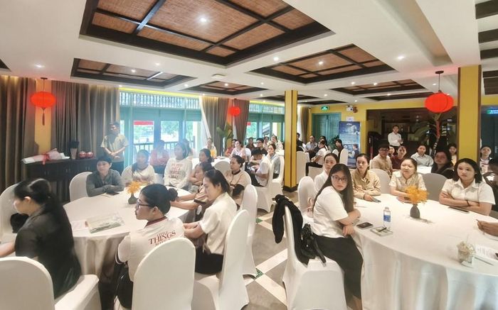 Gần 100 học viên đến từ các cơ sở lưu trú du lịch tham gia chương trình