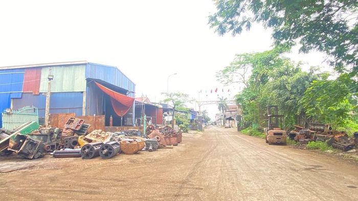 Nhiều cơ sở sản xuất trong khu dân cư mong được quy tụ về khu tập trung cụm công nghiệp để thuận lợi trong phát triển kinh doanh, sản xuất và bảo vệ môi trường. Ảnh: Vĩnh Quân