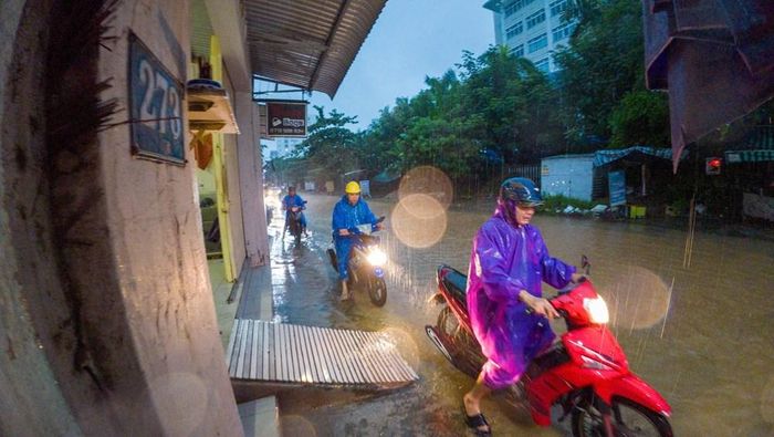 Mưa lớn vào đầu tháng 11.2025 gây ngập một số tuyến đường trung tâm tại TP. Đà Nẵng