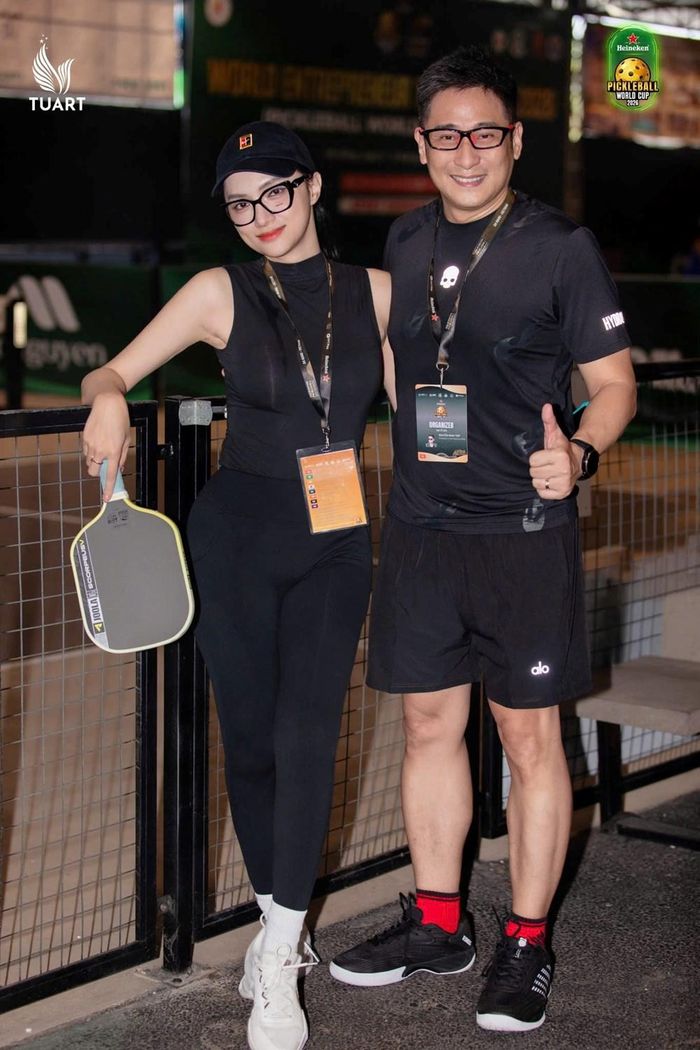 Diễn viên Minh Tiệp và ca sĩ Hương Giang tại World Cup Pickleball 2026