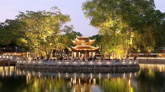 Luật Thủ đô cũng đã mở ra cơ chế mới cho Văn Miếu - Quốc Tử Giám khi không gian Hồ Văn, thuộc nơi đây đang được định hướng để trở thành Trung tâm Công nghiệp văn hóa mới của Thủ đô,