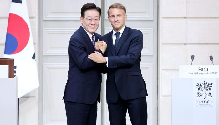 Tổng thống Pháp Emmanuel Macron và Tổng thống Hàn Quốc Lee Jae Myung tại Hội nghị thượng đỉnh Lumière. Ảnh: Internet
