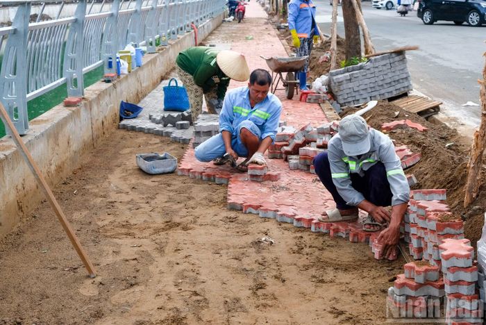 Sau nhiều năm tồn tại tình trạng ô nhiễm, dự án đang từng bước hoàn thiện diện mạo mới cho khu vực.