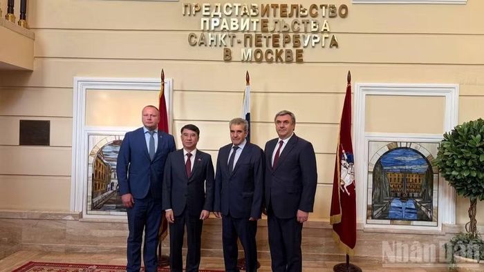 Cuộc gặp diễn ra tại Văn phòng đại diện thành phố Saint Petersburg ở thủ đô Moskva của Nga.