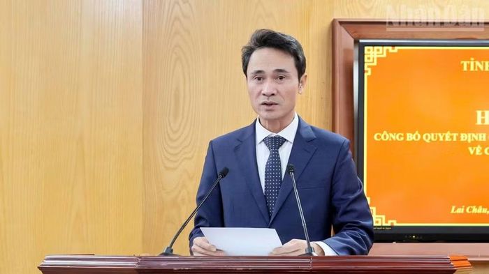 Đồng chí Hà Trọng Hải - Ủy viên Ban Thường vụ, Phó Chủ tịch Ủy ban nhân dân tỉnh Lai Châu phát biểu nhận nhiệm vụ. (Ảnh: Trần Tuấn)