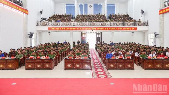 Toàn cảnh chương trình. (Ảnh: Công an cung cấp)