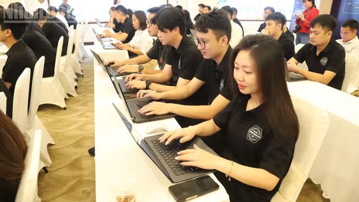 Các thành viên cộng đồng Security Bootcamp tham dự sự kiện. (Ảnh: CÔNG LÝ)