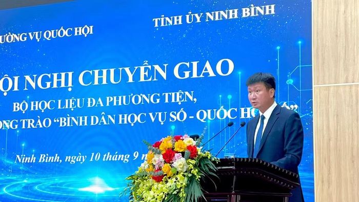 Đồng chí Trần Huy Tuấn, Ủy viên Trung ương Đảng, Bí thư Tỉnh ủy Ninh Bình phát biểu tại hội nghị. (Ảnh: YẾN TRINH)