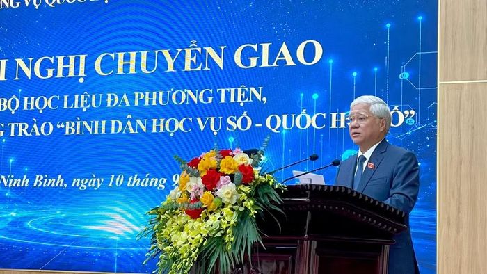 Đồng chí Đỗ Văn Chiến, Ủy viên Bộ Chính trị, Phó Chủ tịch Thường trực Quốc hội phát biểu tại hội nghị. (Ảnh: YẾN TRINH)