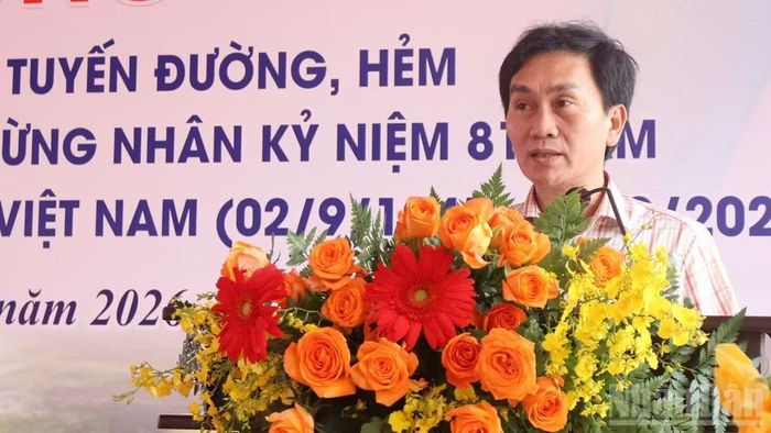 Giám đốc Ban Quản lý Dự án đầu tư xây dựng phường An Phú Đông Hồ Nguyên Thuật chia sẻ về các công trình sẽ triển khai trên địa bàn dịp này.