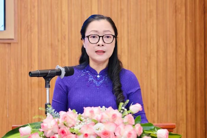 Thứ trưởng Giáo dục và Đào tạo Nguyễn Thị Quyên Thanh phát biểu khai mạc hội thảo. (Ảnh VĂN MẠNH)