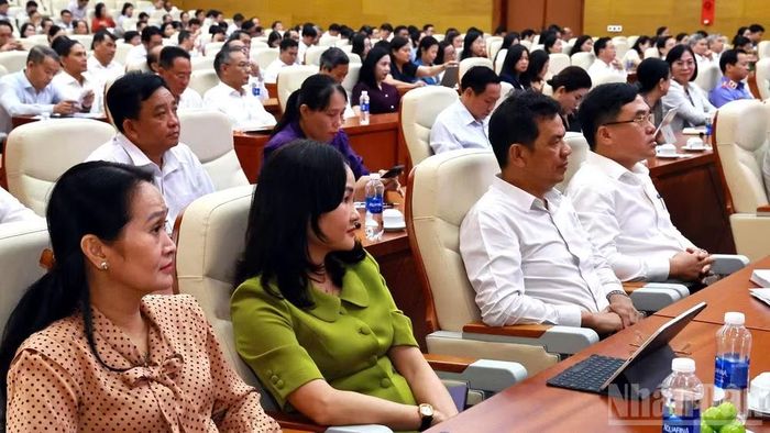 Các đại biểu tham dự hội nghị. (Ảnh: THIÊN VƯƠNG)