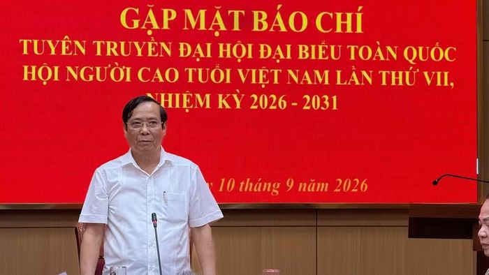 Chủ tịch Hội Người cao tuổi Việt Nam Nguyễn Thanh Bình chia sẻ thông tin tại họp báo. (Ảnh: NHẬT ANH)