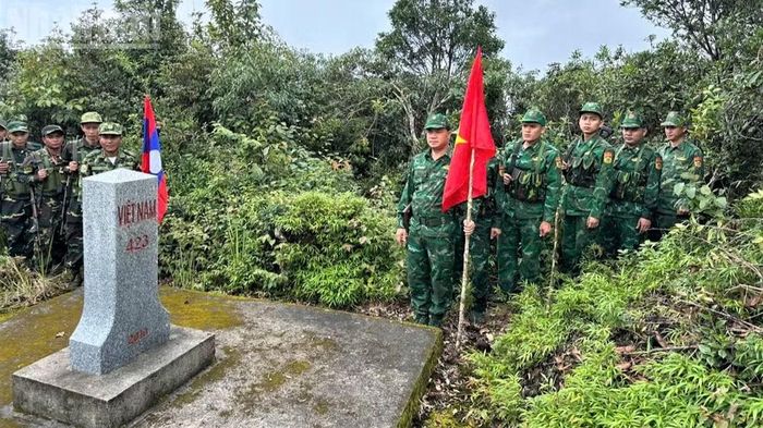 Lực lượng tuần tra kiểm tra tại cột mốc 423.
