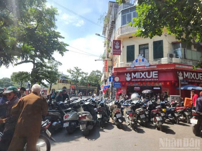 Điểm thu phí trông xe sai quy định vào dịp nghỉ lễ Quốc khánh 2/9 đã xử phạt.
