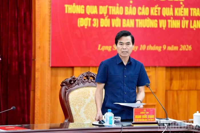 Đồng chí Hoàng Quốc Khánh, Ủy viên Trung ương Đảng, Bí thư Tỉnh ủy Lạng Sơn phát biểu tại hội nghị. (Ảnh: QUỐC ĐẠT)
