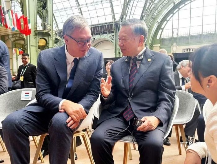 Tổng Bí thư, Chủ tịch nước Tô Lâm và Tổng thống Serbia Aleksandar Vucic tham dự hội nghị. (Ảnh: TTXVN)