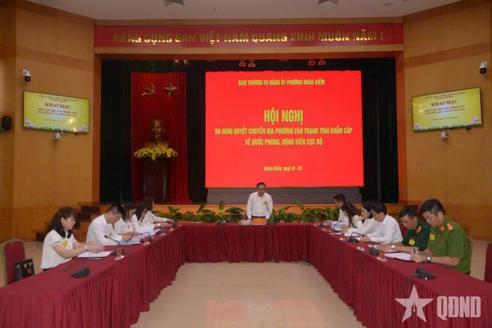  Hội nghị ra nghị quyết chuyển địa phương vào trạng thái khẩn cấp về quốc phòng, động viên cục bộ.