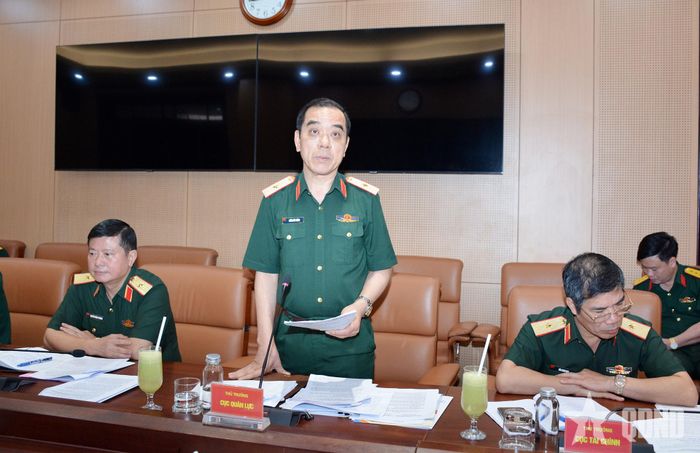 Thiếu tướng Lường Văn Thắng, Phó cục trưởng Cục Quân lực, Bộ Tổng Tham mưu phát biểu tại buổi làm việc. 