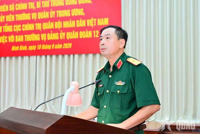 Thiếu tướng Trần Đại Thắng, Bí thư Đảng ủy, Chính ủy Quân đoàn 12 phát biểu.  