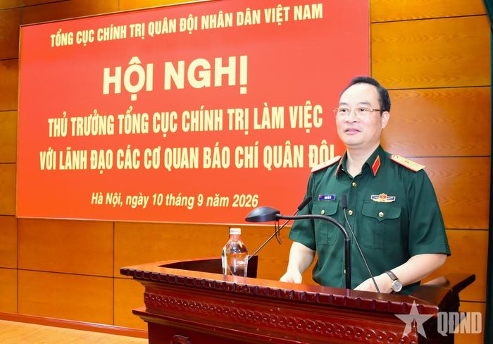  Các đại biểu phát biểu tại hội nghị.
