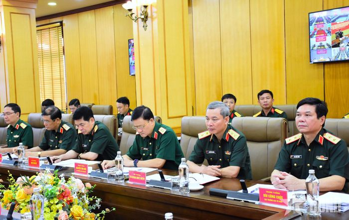 Các đại biểu dự hội thảo tại điểm cầu trung tâm. 