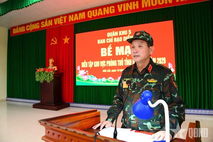 Trung tướng Lê Ngọc Hải, Ủy viên Trung ương Đảng, Tư lệnh Quân khu 5, Trưởng ban Chỉ đạo diễn tập Quân khu 5 nhận xét, đánh giá kết quả diễn tập.