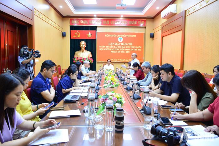 Quang cảnh buổi gặp mặt.