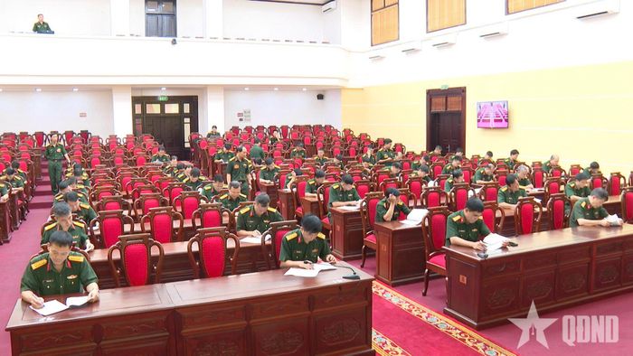  Các thí sinh thực hiện kiểm tra.