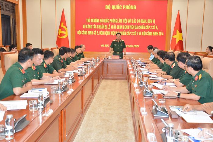  Quang cảnh buổi làm việc. 