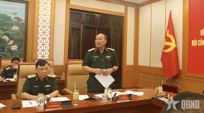 Thượng tướng Lê Quang Đạo phát biểu tại buổi làm việc.  