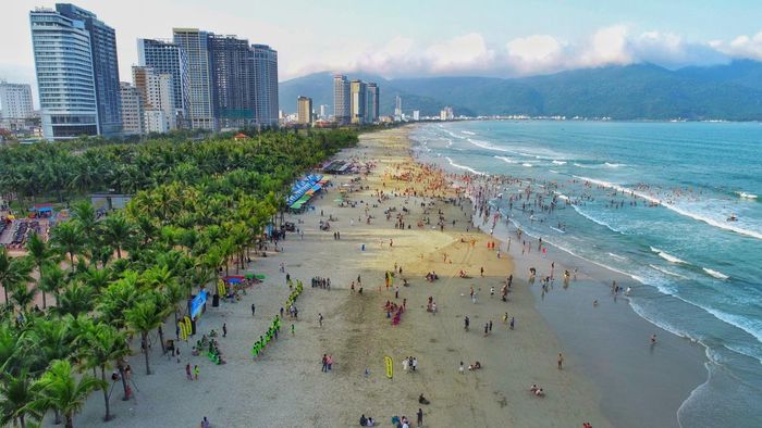 Lượng du khách tới Đà Nẵng tăng cao nhưng mức chi tiêu còn thấp, thành phố sẽ đa dạng hóa sản phẩm du lịch.