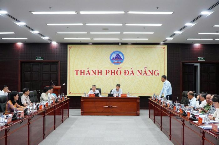 Quang cảnh cuộc họp