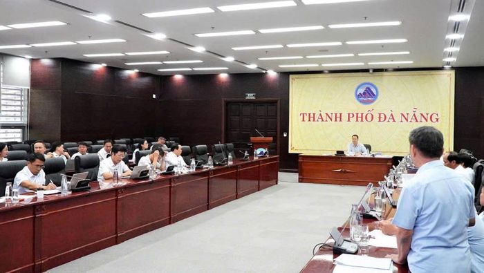 Quang cảnh buổi làm việc.