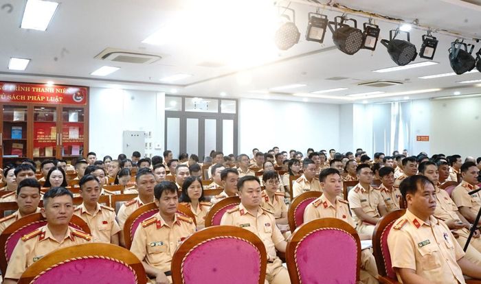 Các đại biểu và CBCS tham dự lớp tập huấn