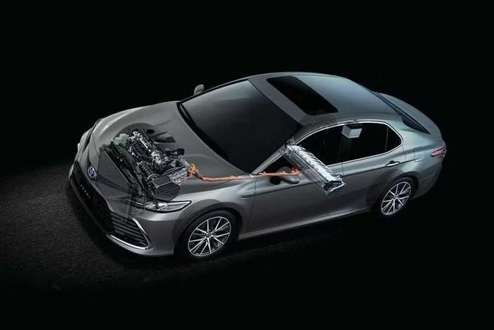 Camry cũng được xem là một ví dụ cho hướng tiếp cận mới khi mẫu xe có nhiều thay đổi nhưng không hoàn toàn được phát triển lại từ đầu.