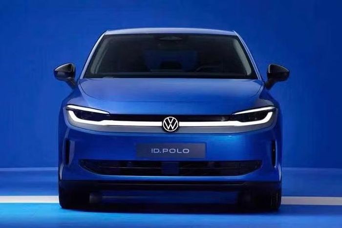 Volkswagen cho biết hãng hiện đang tăng sản lượng của ID. Polo tại nhà máy Martorell ở Tây Ban Nha. Những khách hàng không muốn chờ đợi có thể tìm thấy những chiếc xe được lên cấu hình sẵn tại đại lý. Một đại lý nói với phóng viên tờ Automobilwoche rằng những chiếc xe được đặt hàng vào thời điểm hiện tại có thể phải đến tháng 5 hoặc tháng 6/2027 mới được bàn giao.