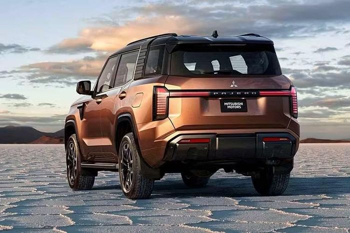 Pajero thế hệ mới sử dụng khung gầm dạng ladder frame, phát triển từ nền tảng của Triton nhưng được gia cố và điều chỉnh đáng kể.