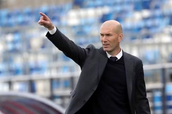 “Tôi sẽ bỏ phiếu cho Messi 100 lần. Mọi người thực sự chưa hiểu hết việc vẫn nằm trong nhóm những cầu thủ hay nhất thế giới ở tuổi 39 khó tin đến mức nào”, Zidane chia sẻ.