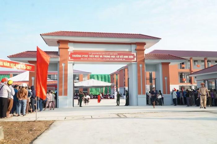 Trường Phổ thông nội trú TH&THCS Anh Sơn (Nghệ An) được xây dựng khang trang, hiện đại, và bắt đầu đi vào hoạt động từ năm học 2026 - 2027. Ảnh: Hồ Lài
