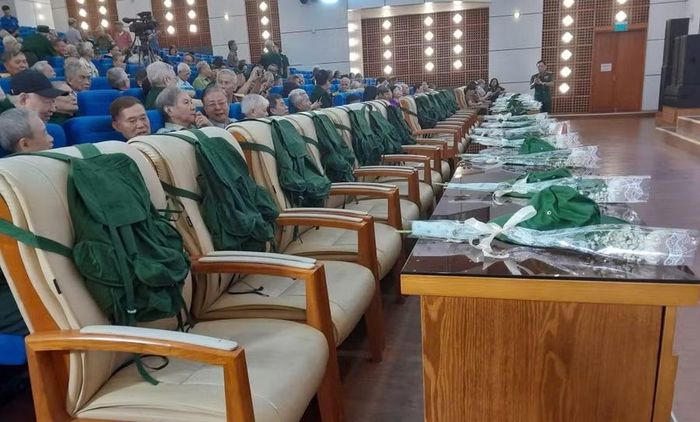 Trong cuộc hội ngộ của Hội Sinh viên - Chiến sĩ 6971 thiếu vắng nhiều đồng đội, Họ đã hy sinh khi tuổi đời còn rất trẻ, để lại tuổi thanh xuân nơi chiến trường.