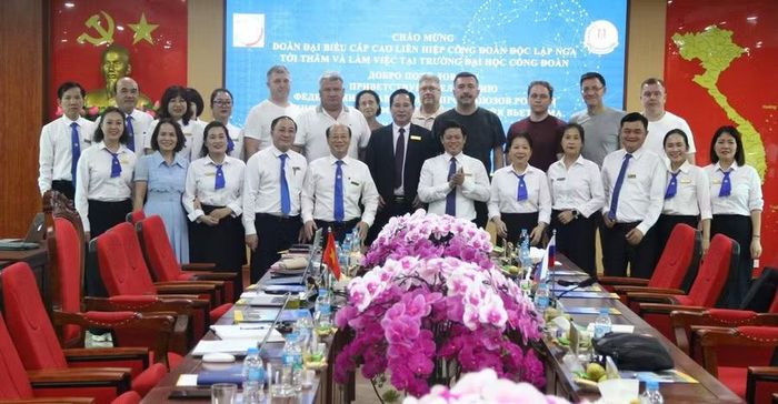 Buổi làm việc diễn ra thành công tốt đẹp, hai bên thống nhất thúc đẩy hợp tác đào tạo, nghiên cứu và trao đổi học thuật.
