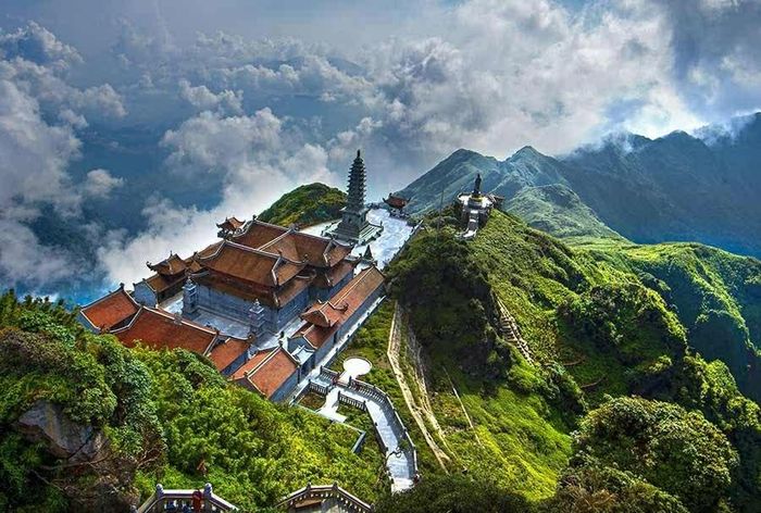 Trên đỉnh Fansipan, tỉnh Lào Cai. (Nguồn: Trung tâm Thông tin du lịch)