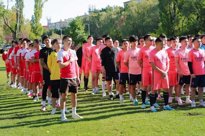Các đội bóng tham dự giải. (Nguồn: Đại sứ quán Việt Nam tại Slovakia)