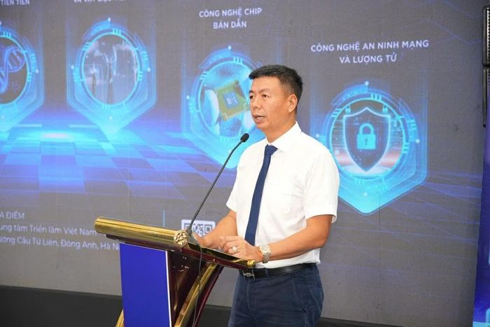 Ông Trần Xuân Đích - Phó Cục trưởng Cục Khởi nghiệp và Doanh nghiệp công nghệ (Bộ Khoa học & Công nghệ) nhấn mạnh, xây dựng năng lực nội sinh về công nghệ chiến lược là yêu cầu cấp thiết đối với cộng đồng doanh nghiệp Việt Nam. (Nguồn: VIH)